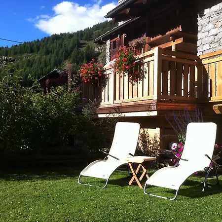 Les Trompeurs Chez Odette-3